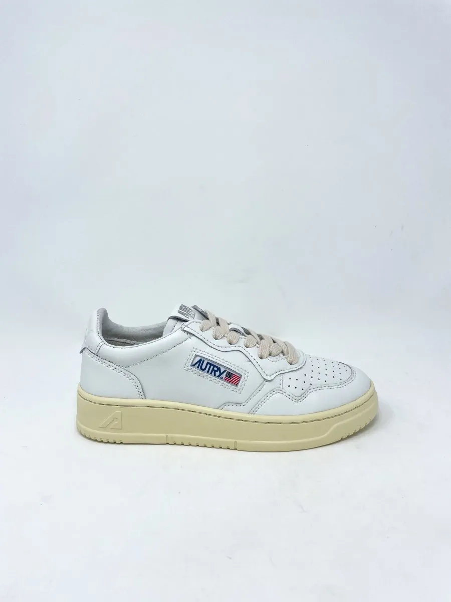 Medalist Low Sneakers in Leather White